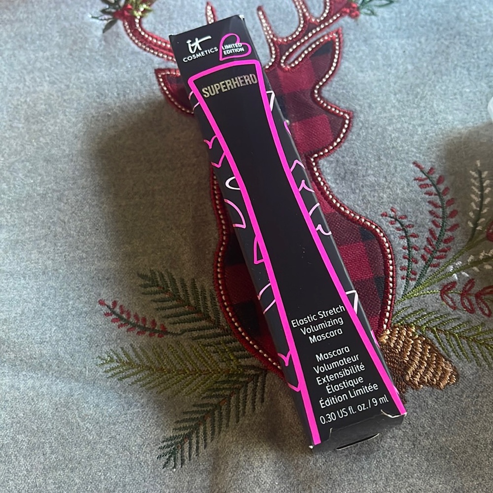 IT Cosmetics Superhero mascara LIMITED EDITION